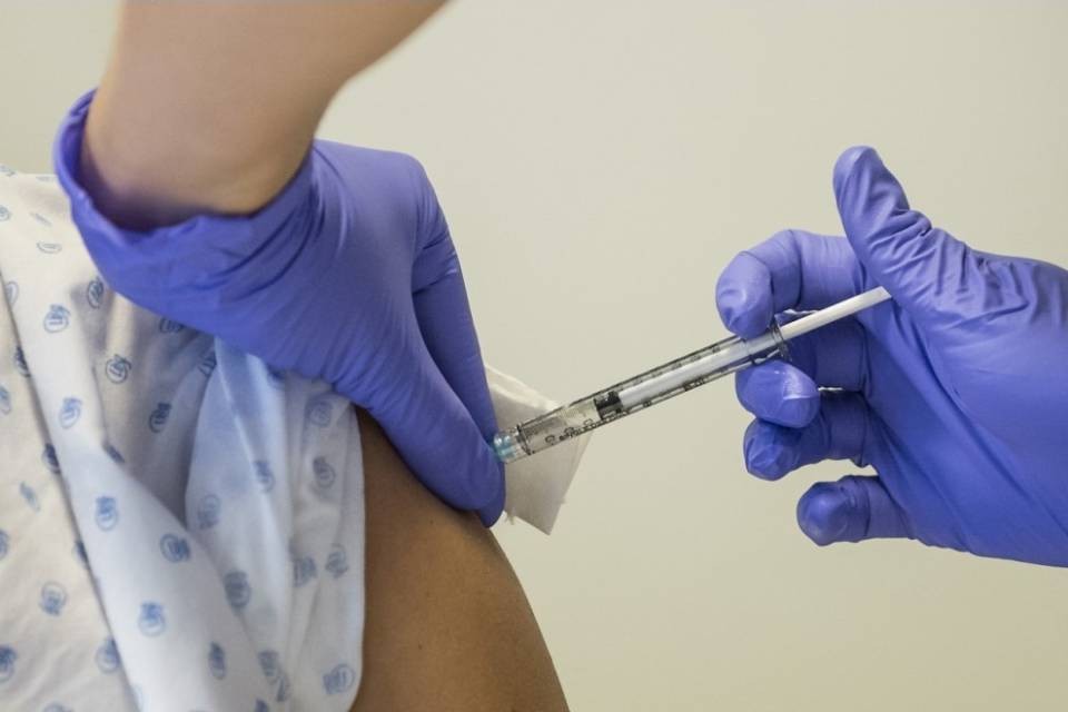 Solo il 10% degli impiegati EOC si vaccina