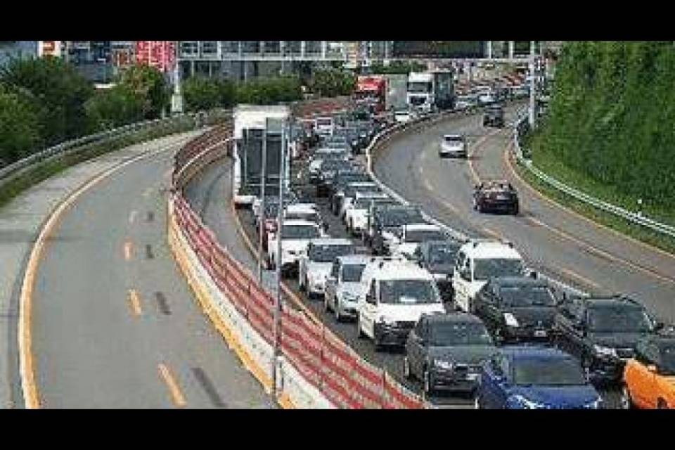 Aumenta il traffico, diminuiscono le code