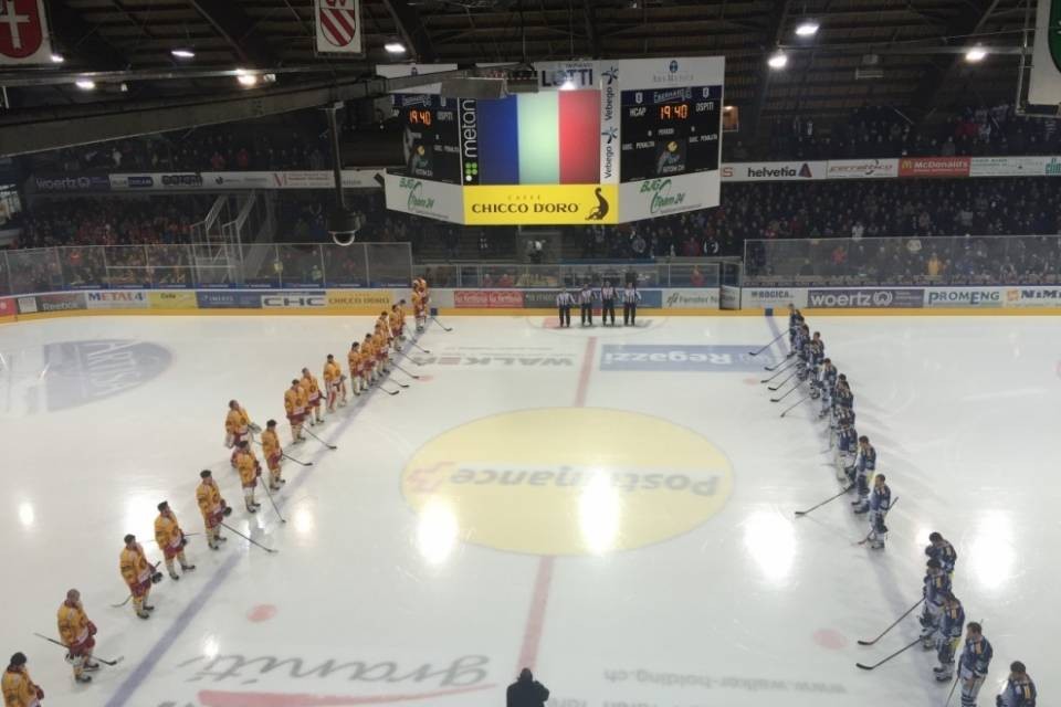 "Il nostro cuore è a Parigi"