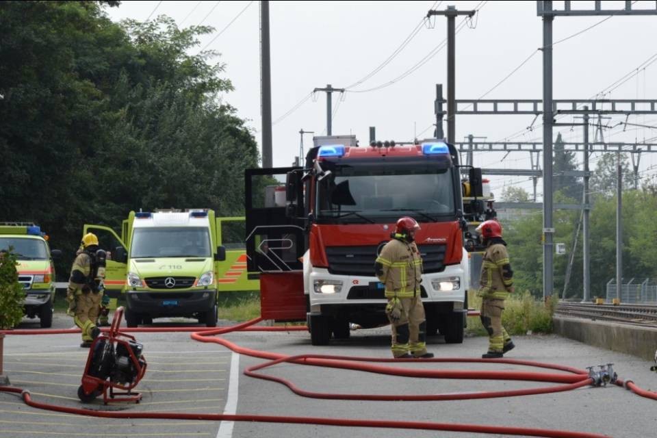 Mendrisio, incendio in un'industria