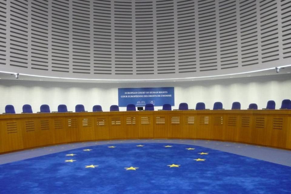 Strasburgo condanna la Svizzera per un'espulsione