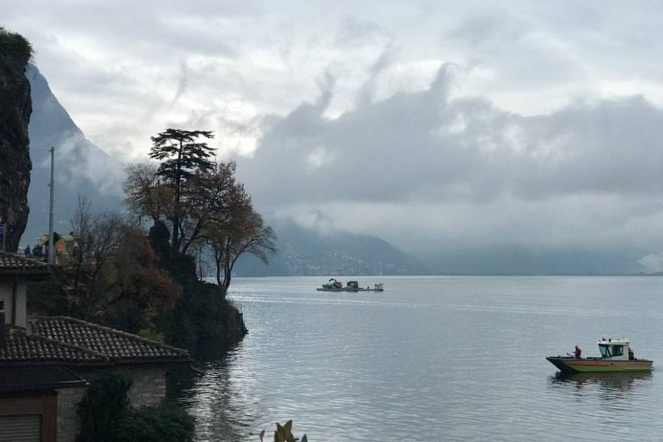 Lugano: un'auto è finita nel lago