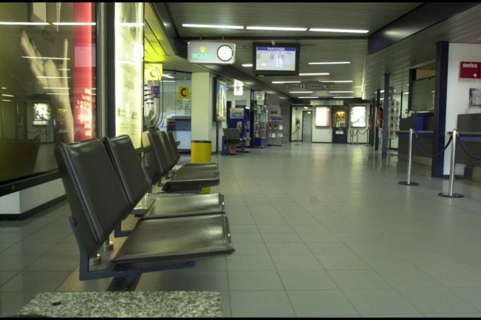 Calano i passeggeri a Lugano Airport