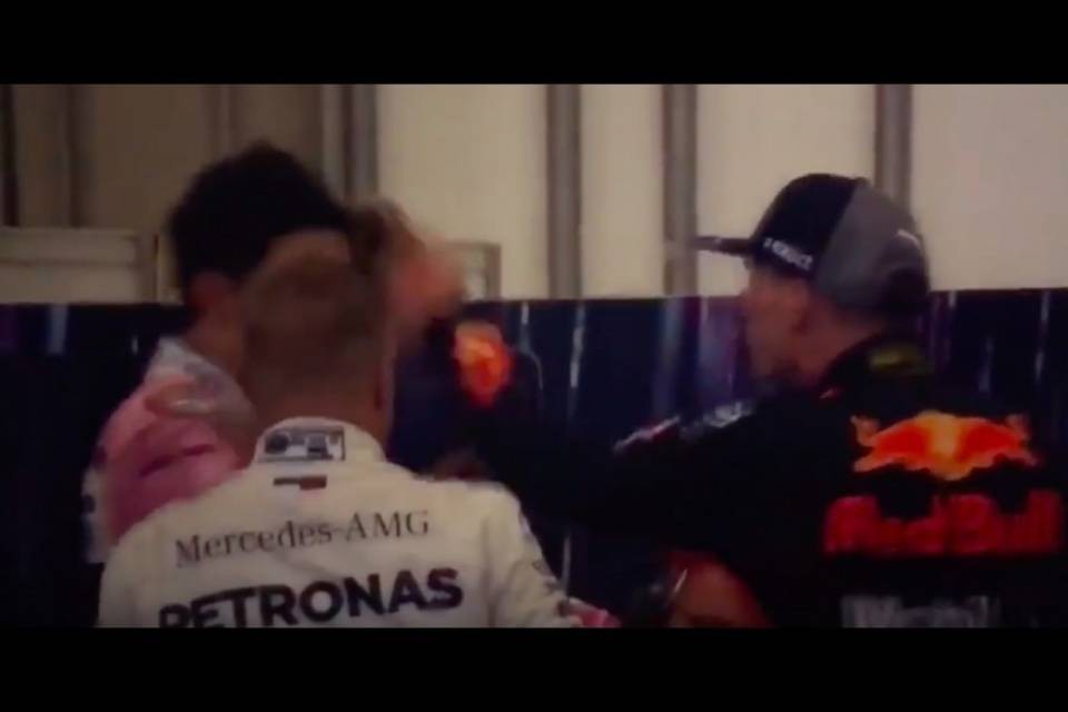 Follia Verstappen, aggredisce e insulta il rivale: "E' un idiota"