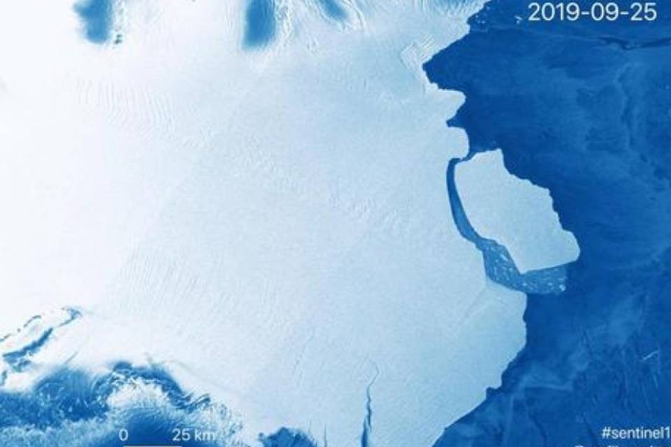 Iceberg gigantesco si stacca dall'Antartide