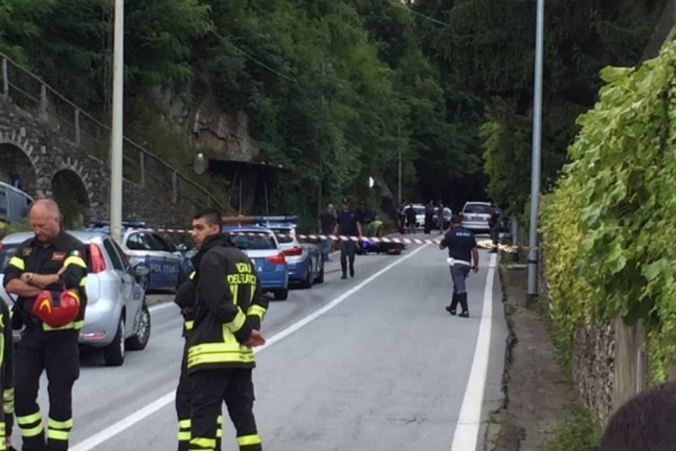 Nuova tragedia sulla strada dei frontalieri: morto un motociclista