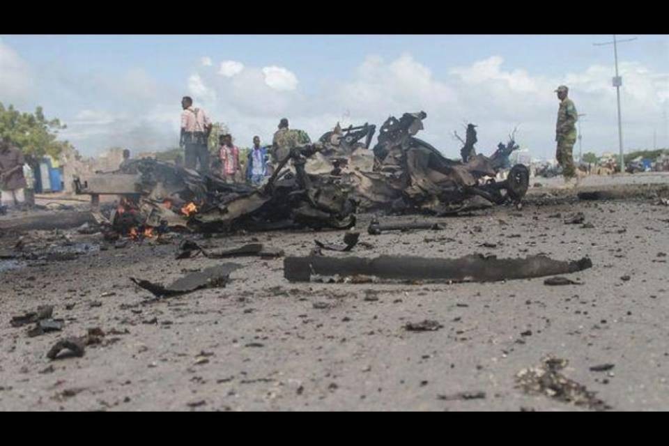 Somalia: esplosioni di autobomba a Mogadiscio
