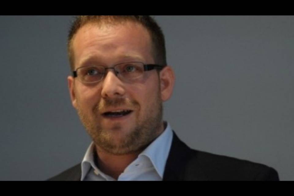 "Atto indegno che non rispetta la volontà popolare"