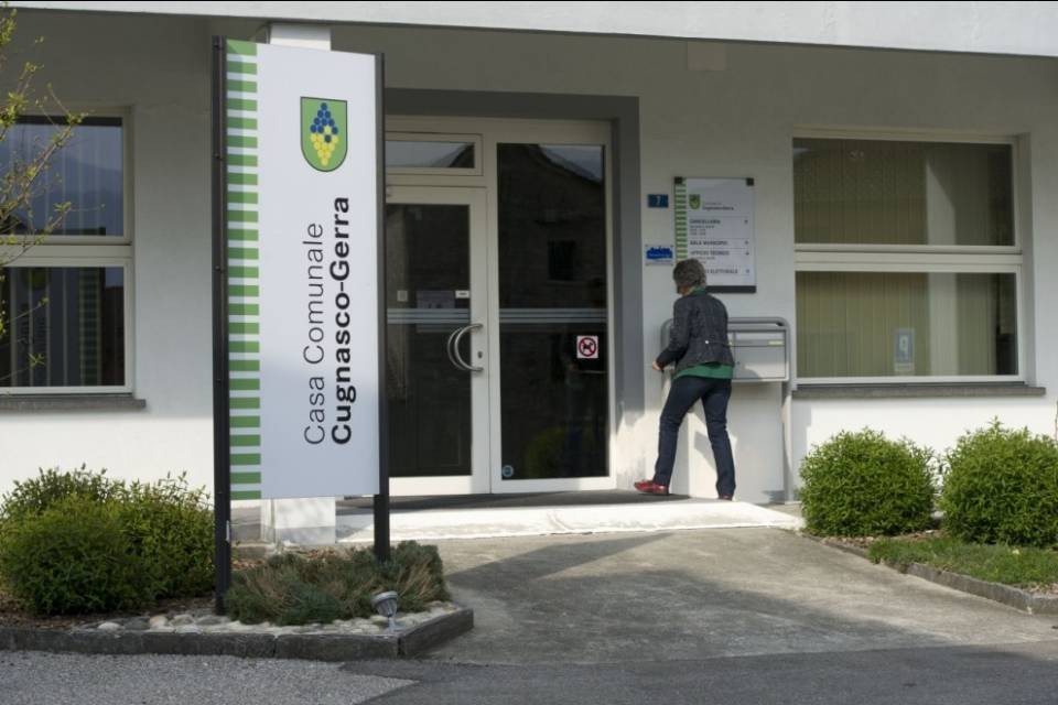 Cugnasco-Gerra: si voterà sulle stoviglie