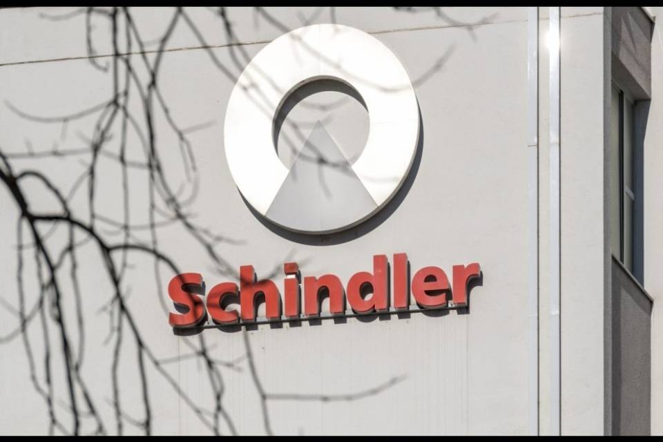 Quartino, a casa 10 dipendenti della Schindler