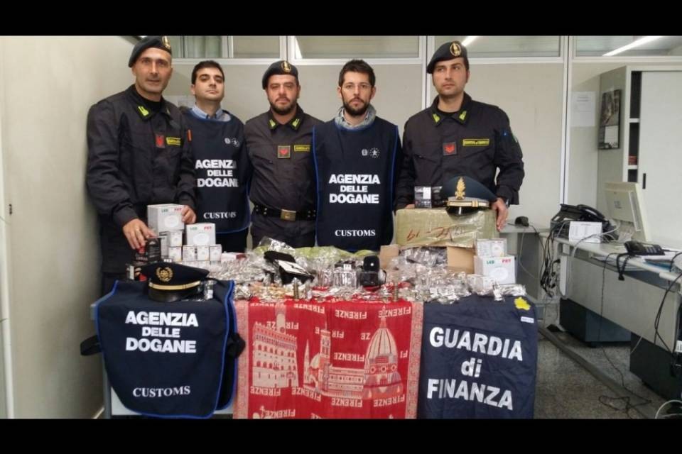 100mila prodotti "Made in China" bloccati a Chiasso