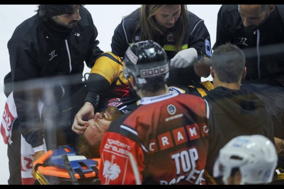 Vauclair fuori per due mesi