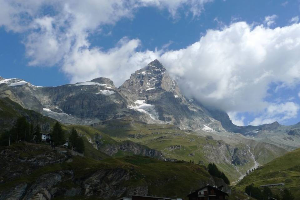 Cervino, caduta mortale per un alpinista