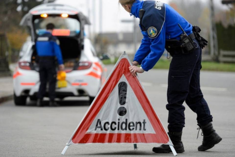 Travolto sulla corsia emergenza, muore 45enne