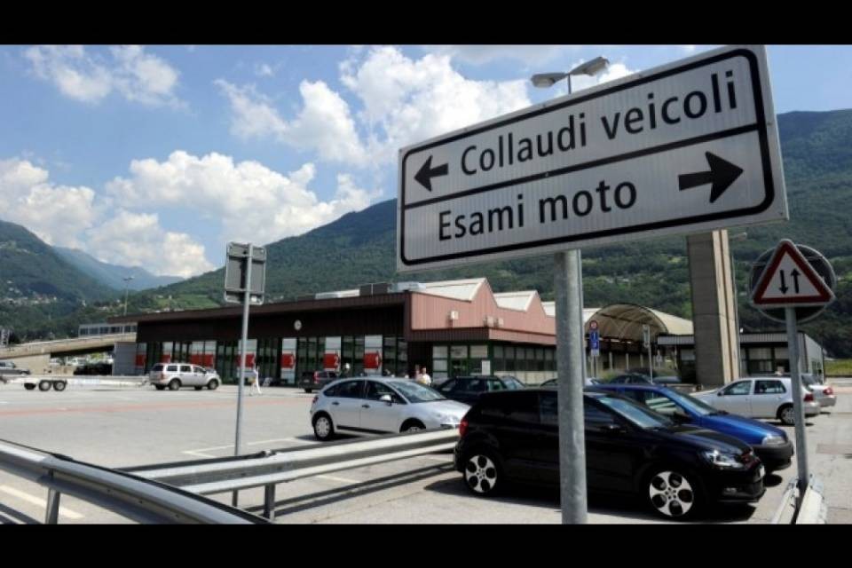 Collaudare l'auto? Ci vuole molta pazienza