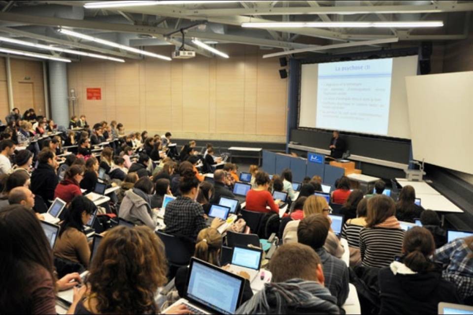 A Losanna gli studenti sono ora "studentesse"