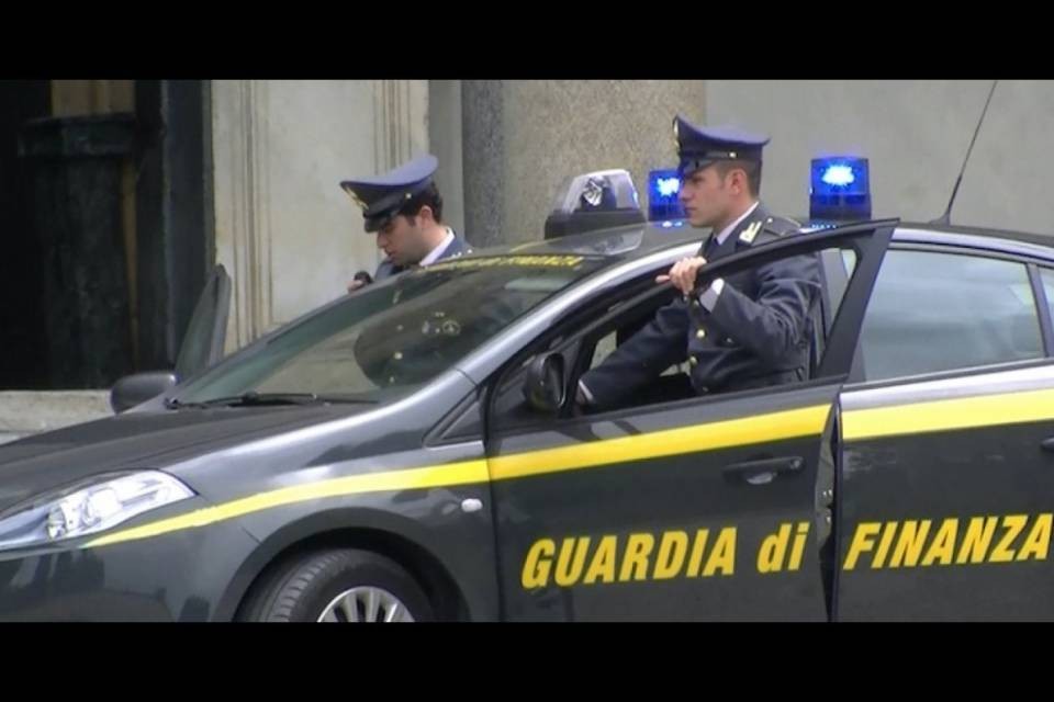 Inseguimento al confine, quattro arresti per droga