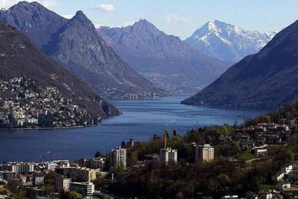 Turista svizzero investito a Porlezza: è grave