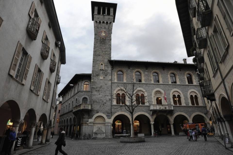 "Il Municipio non ha visto il degrado dei commerci di viale stazione?"