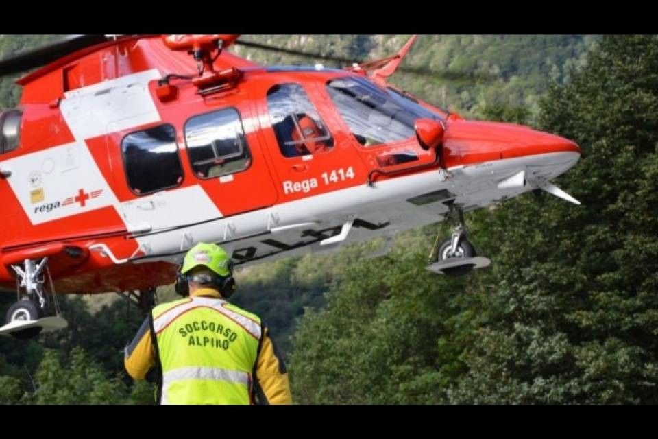 Airolo, cercatrice di funghi in pericolo di vita