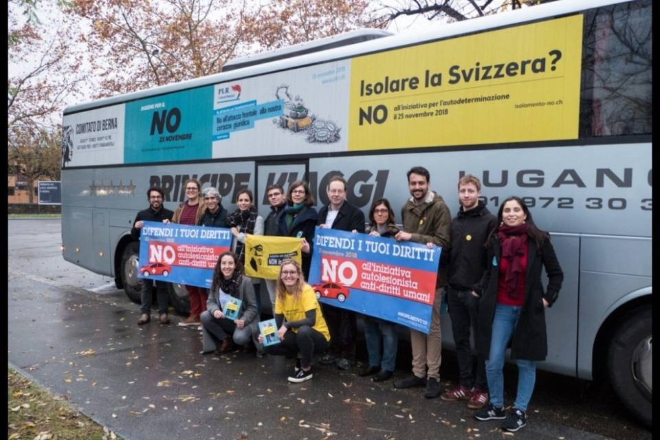 Da Pollegio a Mendrisio per dire no all'autodeterminazione