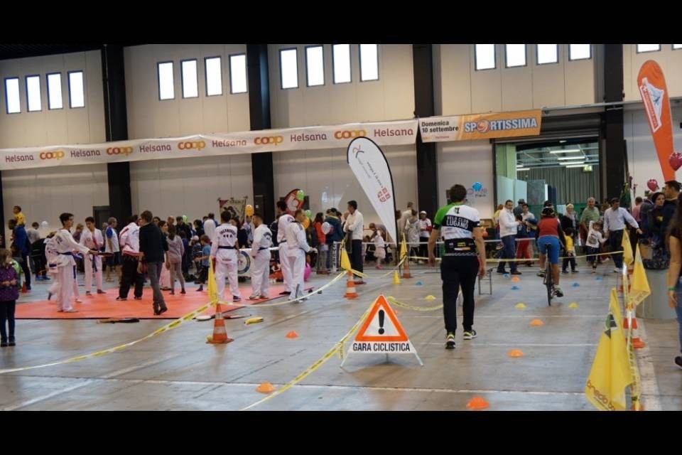 Sportissima, in 10mila nonostante la pioggia