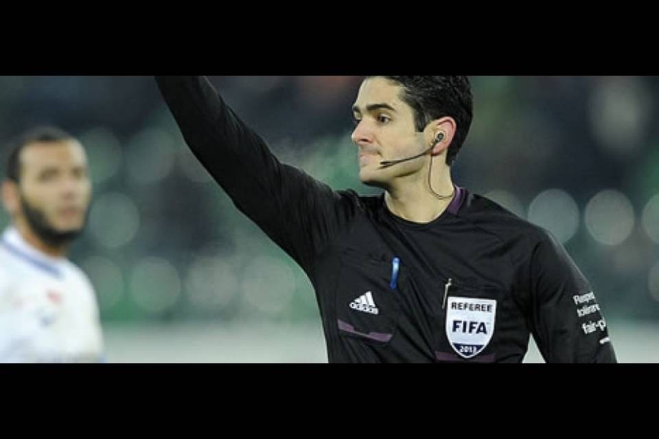 Clamoroso Jacottet: non vede il gol su rigore!