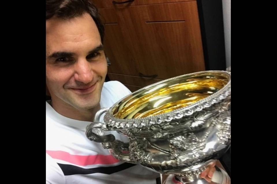 Re Roger ha tempo anche per un selfie
