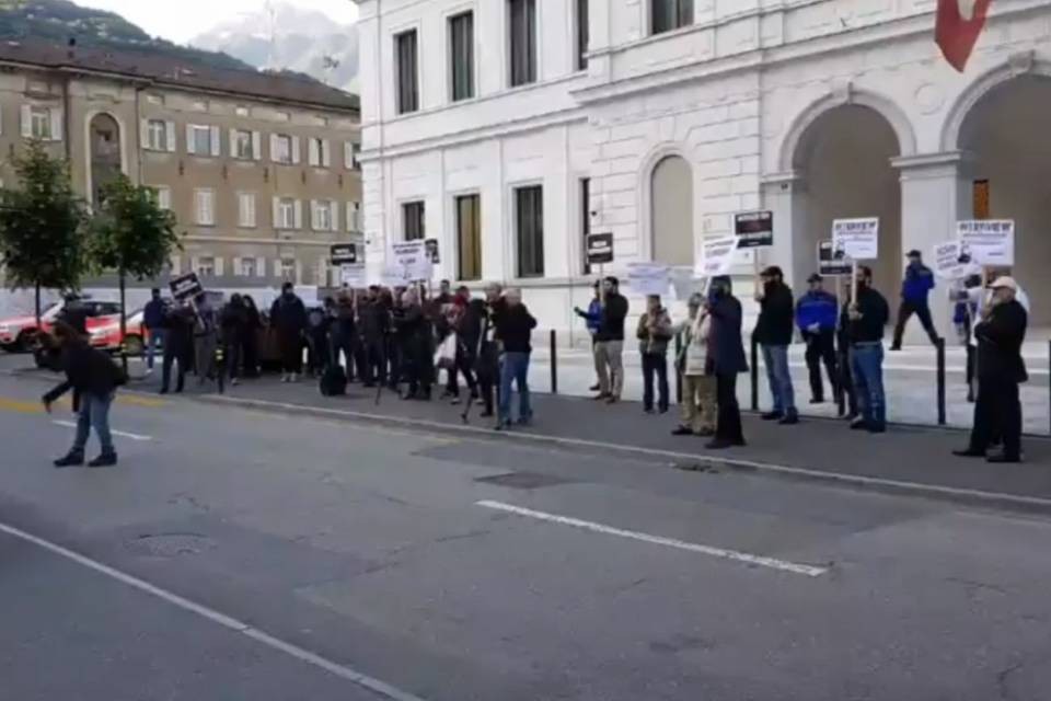 Bellinzona, il grido "Allah Akbar" di fronte al Tribunale