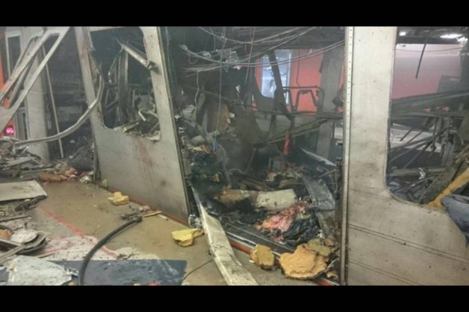 Bruxelles, due esplosioni anche nella metro