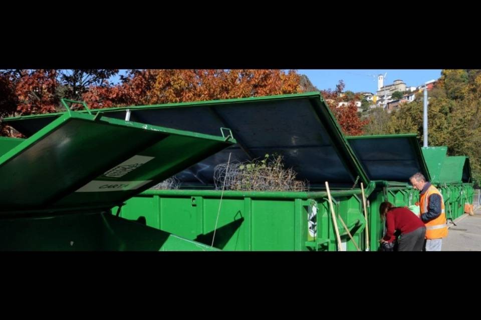 Niente firme negli ecocentri di Lugano: "È pericoloso"