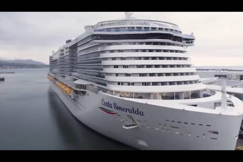 Nave bloccata, escluso il sospetto di coronavirus