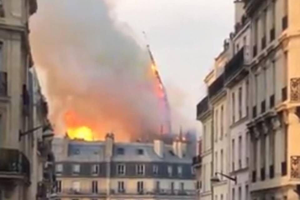 Notre-Dame: famiglia Arnault dona 200 milioni di euro
