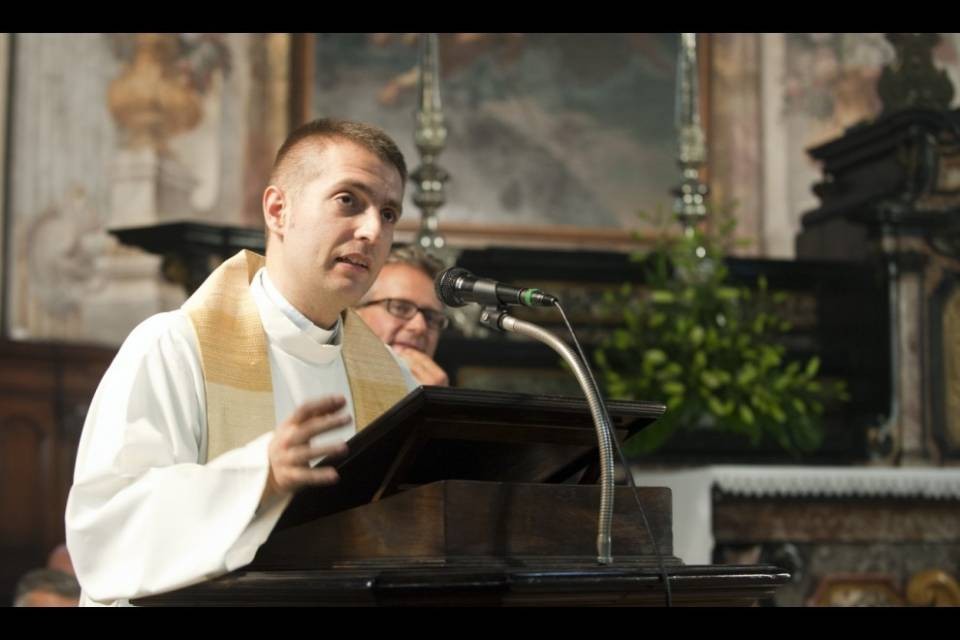 "L'Ape del cuore: far sentire un'attenzione ai bisognosi"