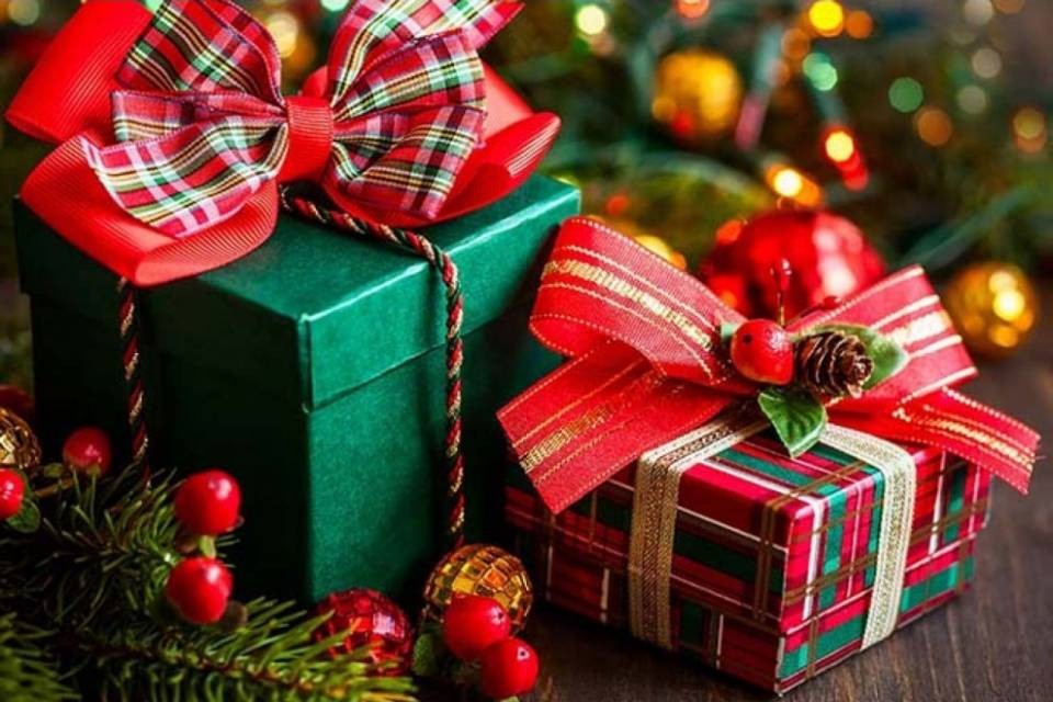 A Natale gli svizzeri spenderanno 310 fr in regali